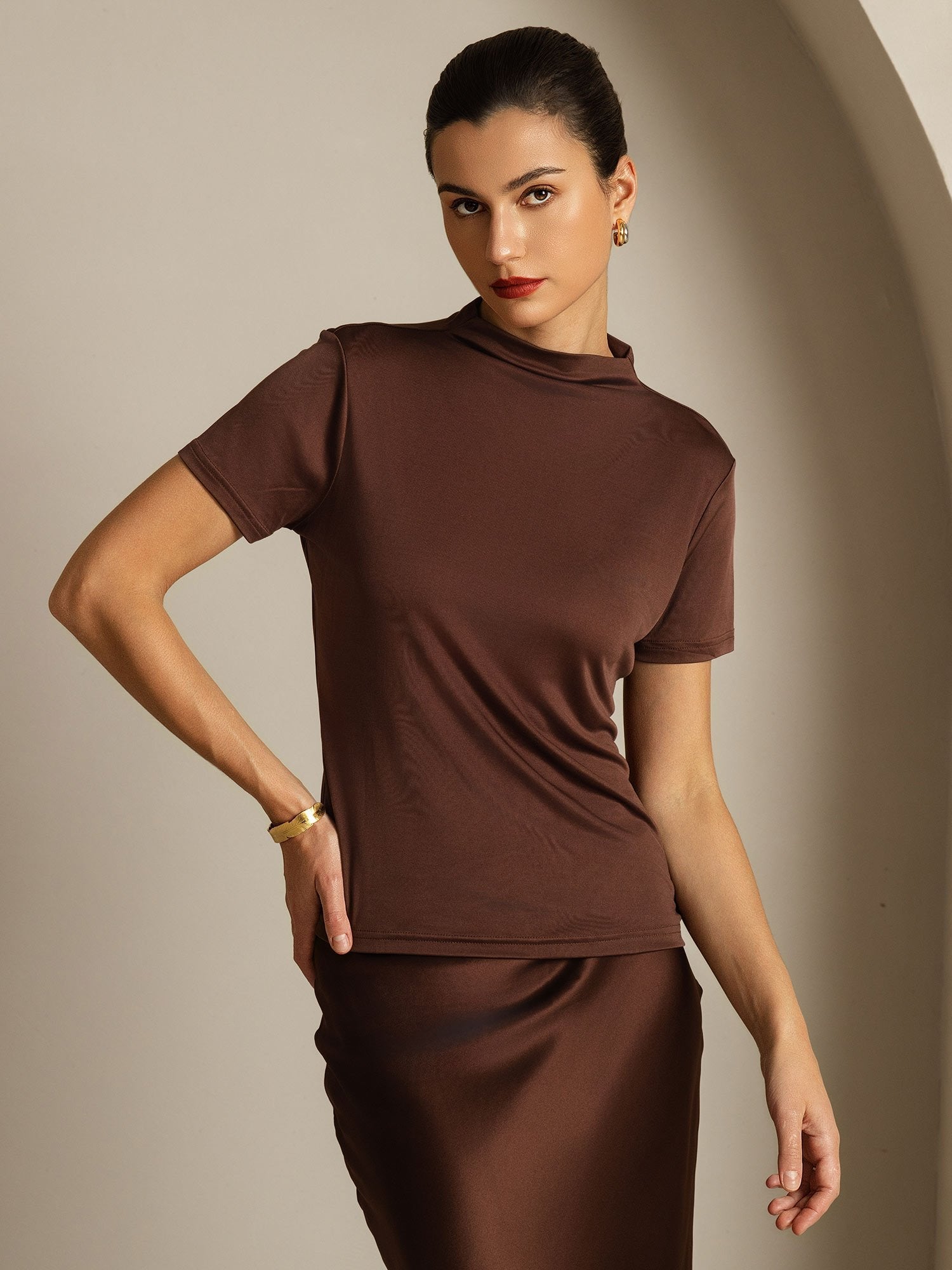 [Koffie] SilkSilky-NL 100% Silk Jersey Short Sleeve Mock Neck Dames T-Shirt 001