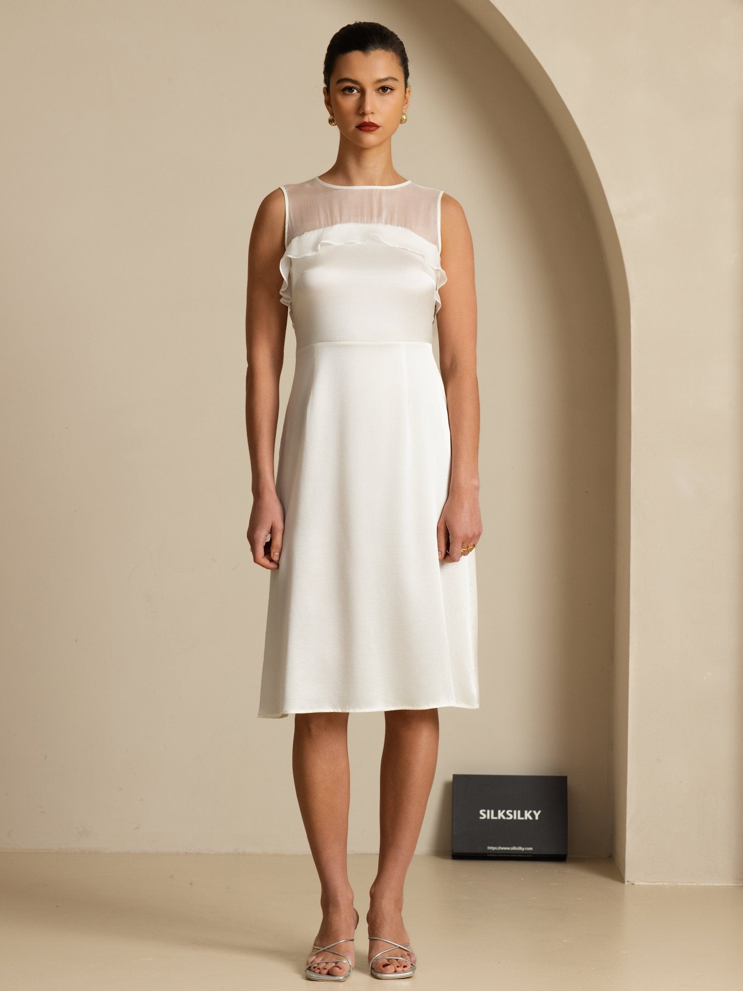 [Wit] SilkSilky-NL 19Momme Sleeveless Illusion Neck Jurk 003