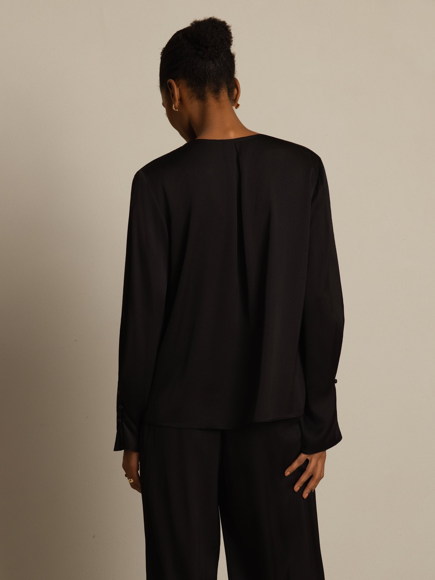 [Zwart] SilkSilky-NL 19Momme Zijde Lange Mouw V Hals Blouse 002