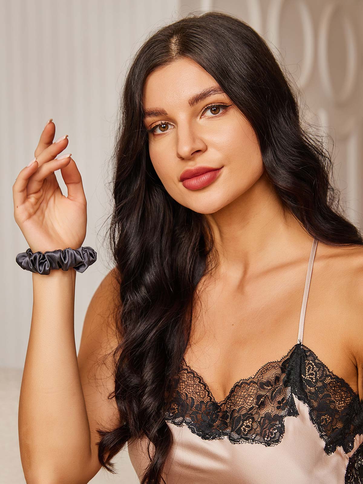 [Donkergrijs] SilkSilky-NL 19Momme Scrunchie 002