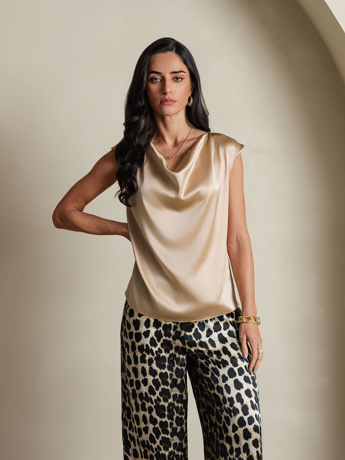 [Champagne] SilkSilky-NL 19Momme Zijde Mouwloos Cowl Hals Dames T-Shirt 003