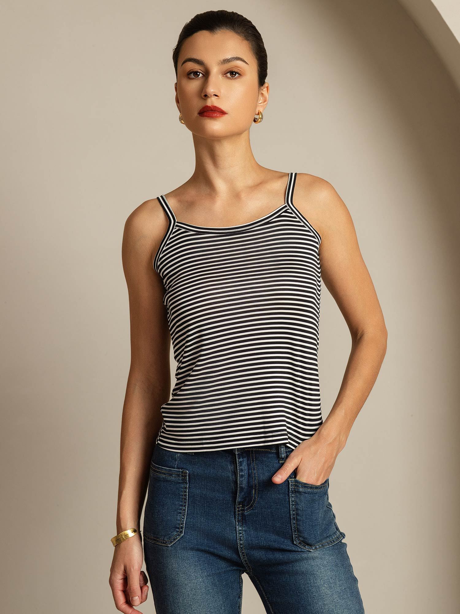 [Zwarte Streep] SilkSilky-NL Square Neck Cami-Top 001