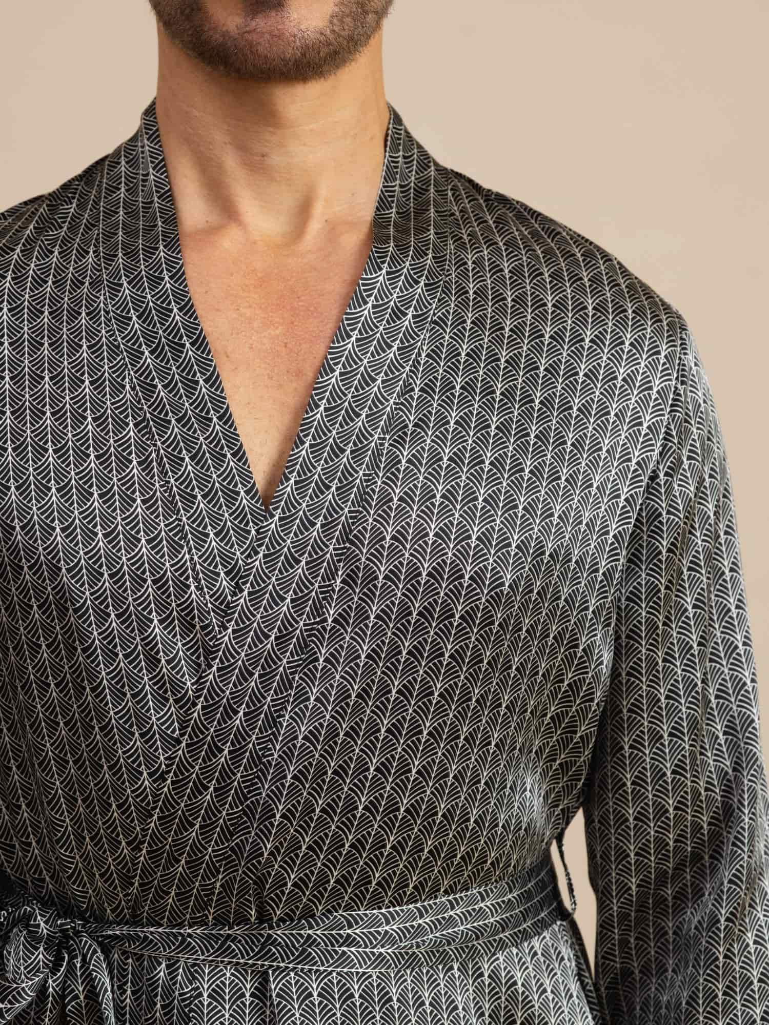 [Zwarte Ginkgo] SilkSilky-NL Long Sleeve V Neck Heren Kamerjas 005