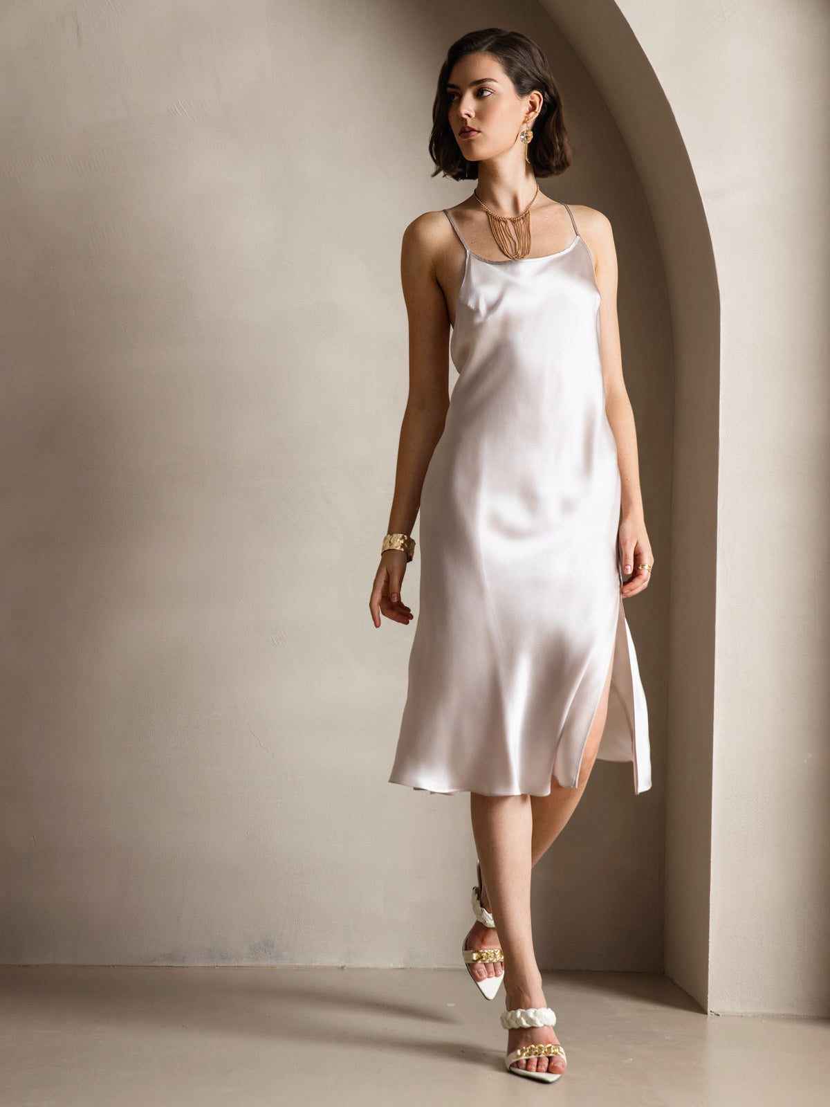 [Beige] SilkSilky-NL Spaghetti Bandjes Diepe Ronde Hals Jurk 004