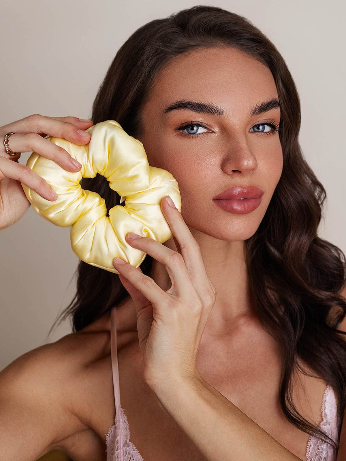 [Geel] SilkSilky-NL Zijde Scrunchie 001