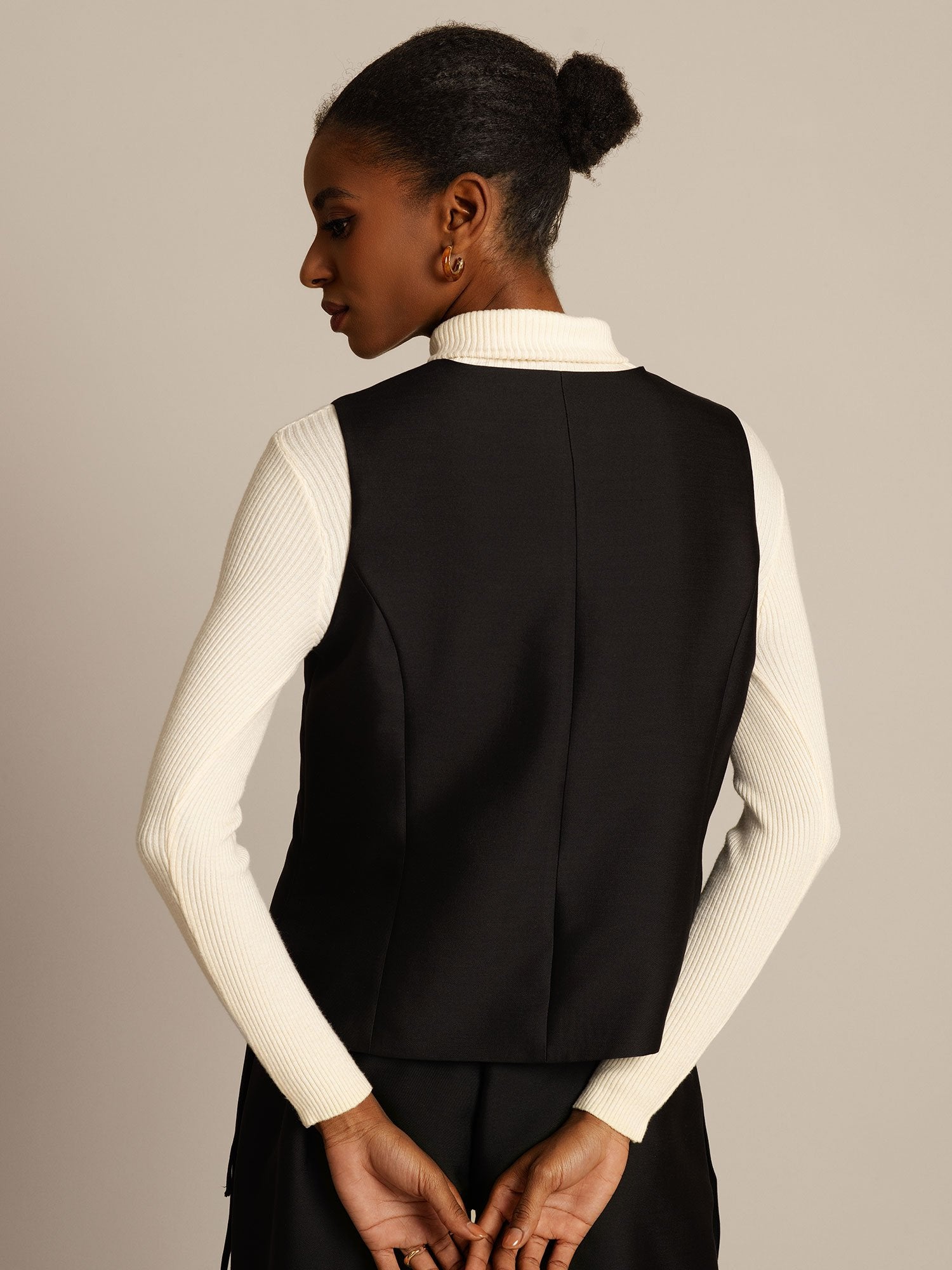 [Zwart] SilkSilky-NL 32Momme Silk-Wool Blend Womens Vest 002