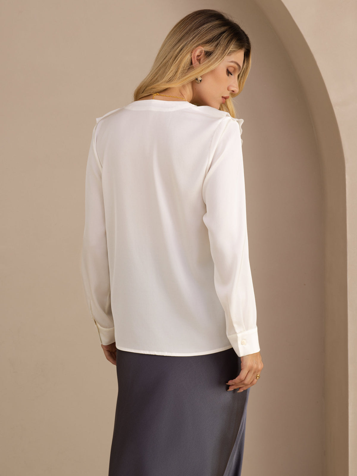 [Wit] SilkSilky-NL Long Sleeve Deep V Neck Blouse 002