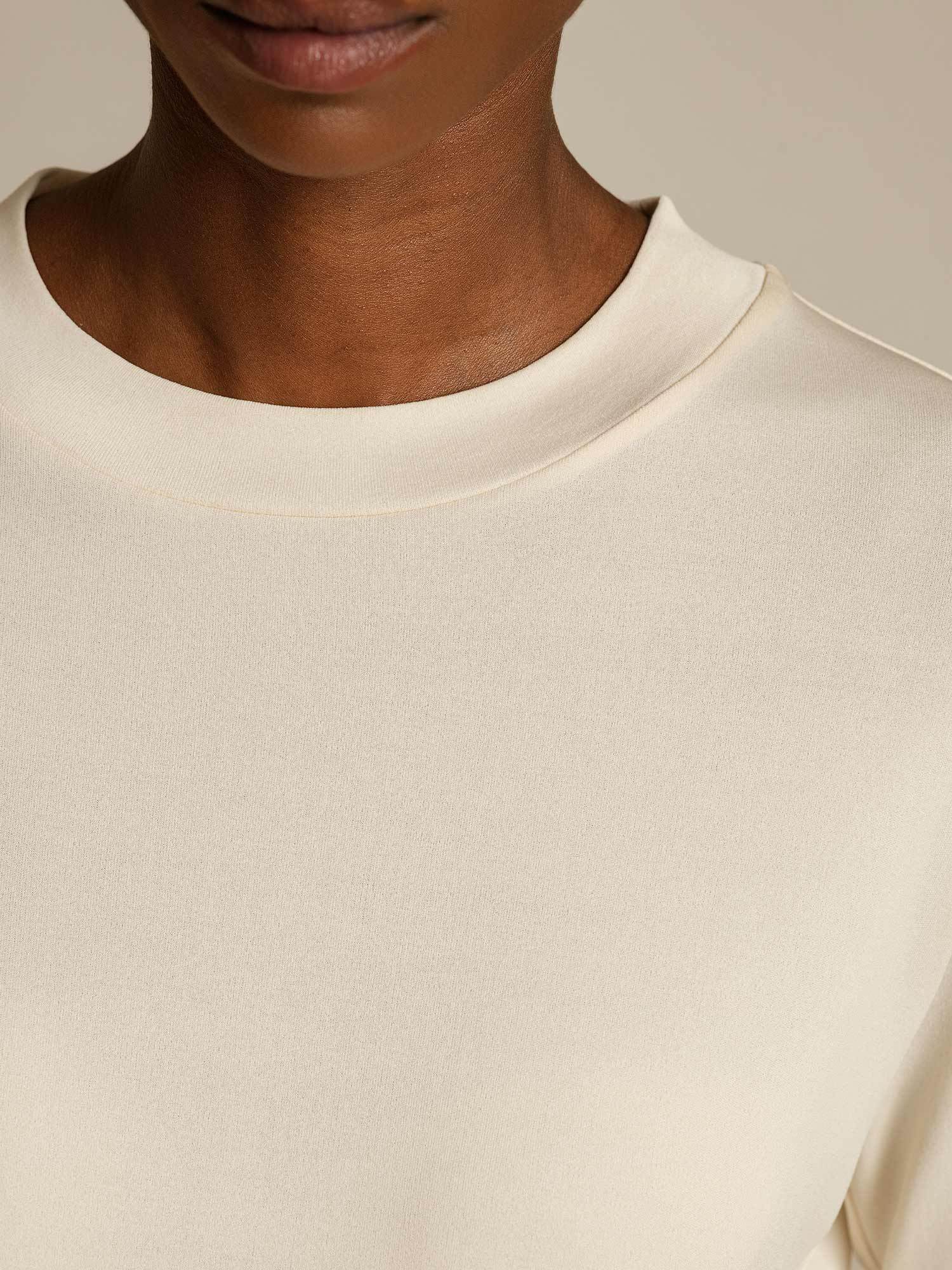 [Beige] SilkSilky-NL Zijde Ronde Hals Dames T-Shirt 004