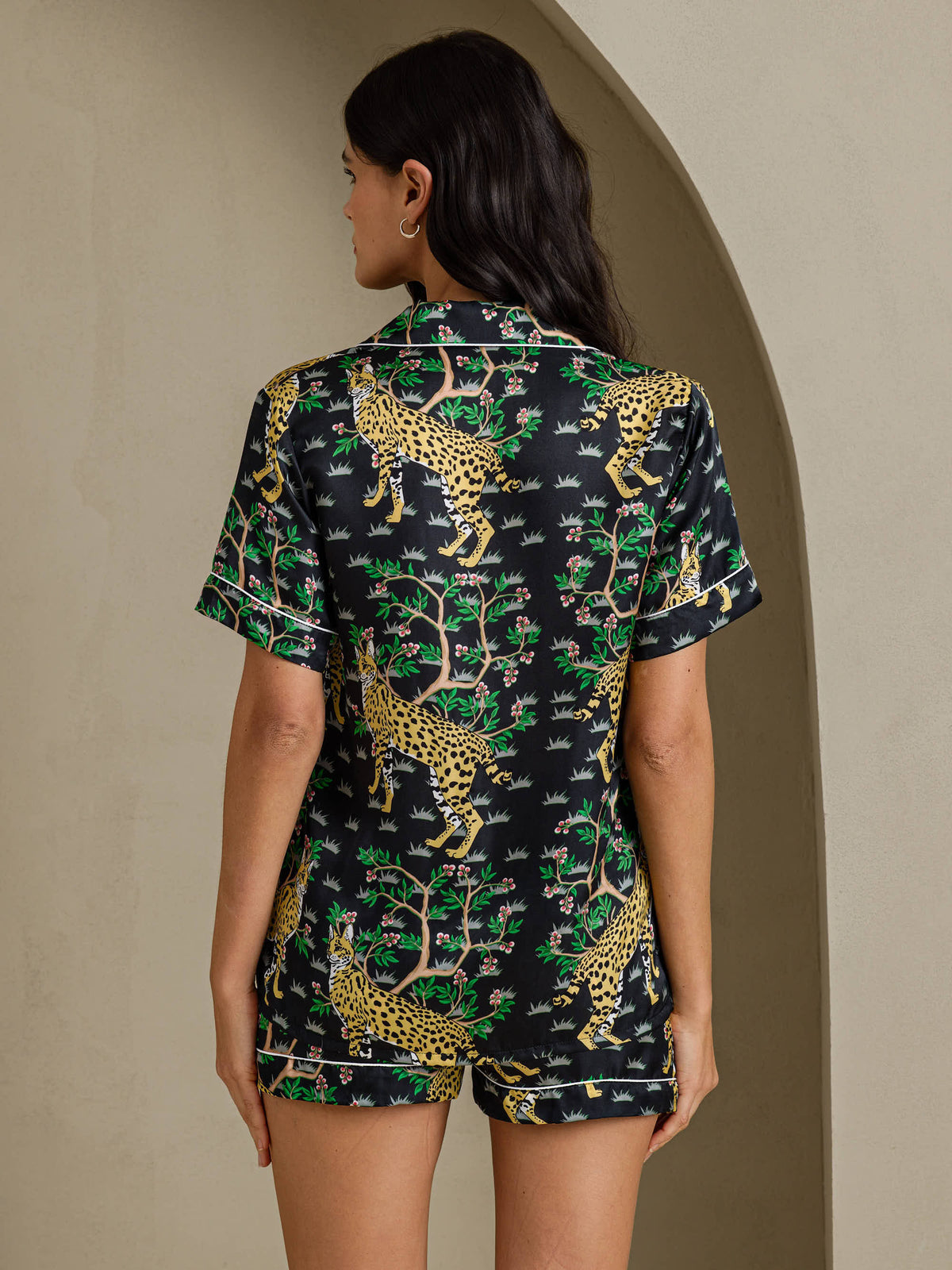 [Zwarte Serval] SilkSilky-NL Short Sleeve Notch Collar Dames Pyjama Set 002