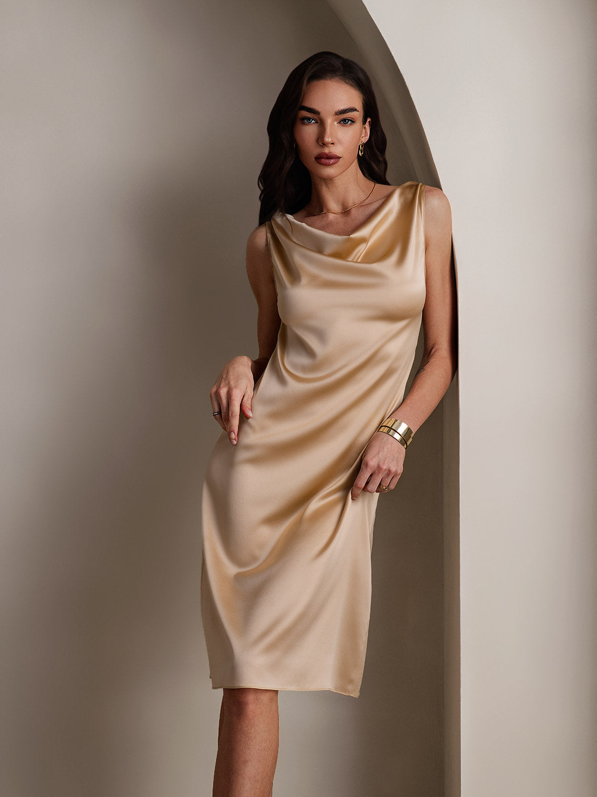 [Champagne] SilkSilky-NL 19Momme Zijde Mouwloos Cowl Hals Jurk 001
