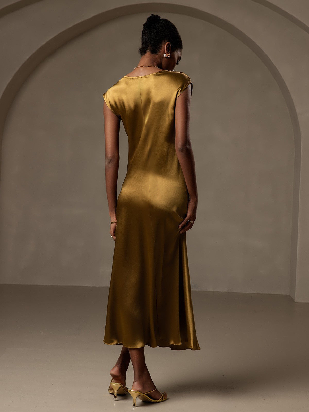 [Bruin] SilkSilky-NL 19Momme Zijde Mouwloos Ronde Hals Jurk 002