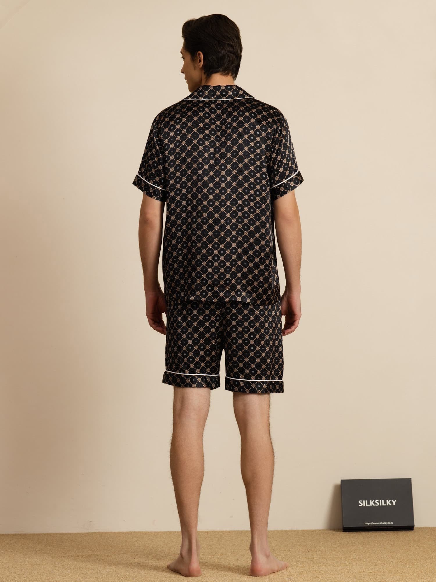 [Zwarte Ketting] SilkSilky-NL Korte Mouw Notchkraag Heren Pyjama Set 002