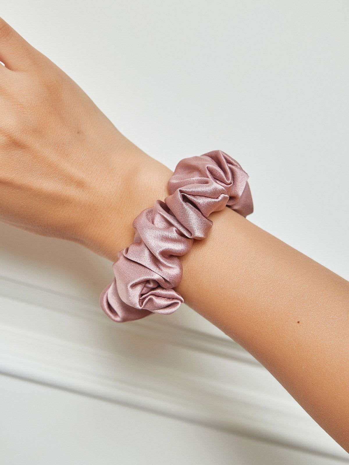 [Bleek Mauve] SilkSilky-NL 19Momme Scrunchie 001