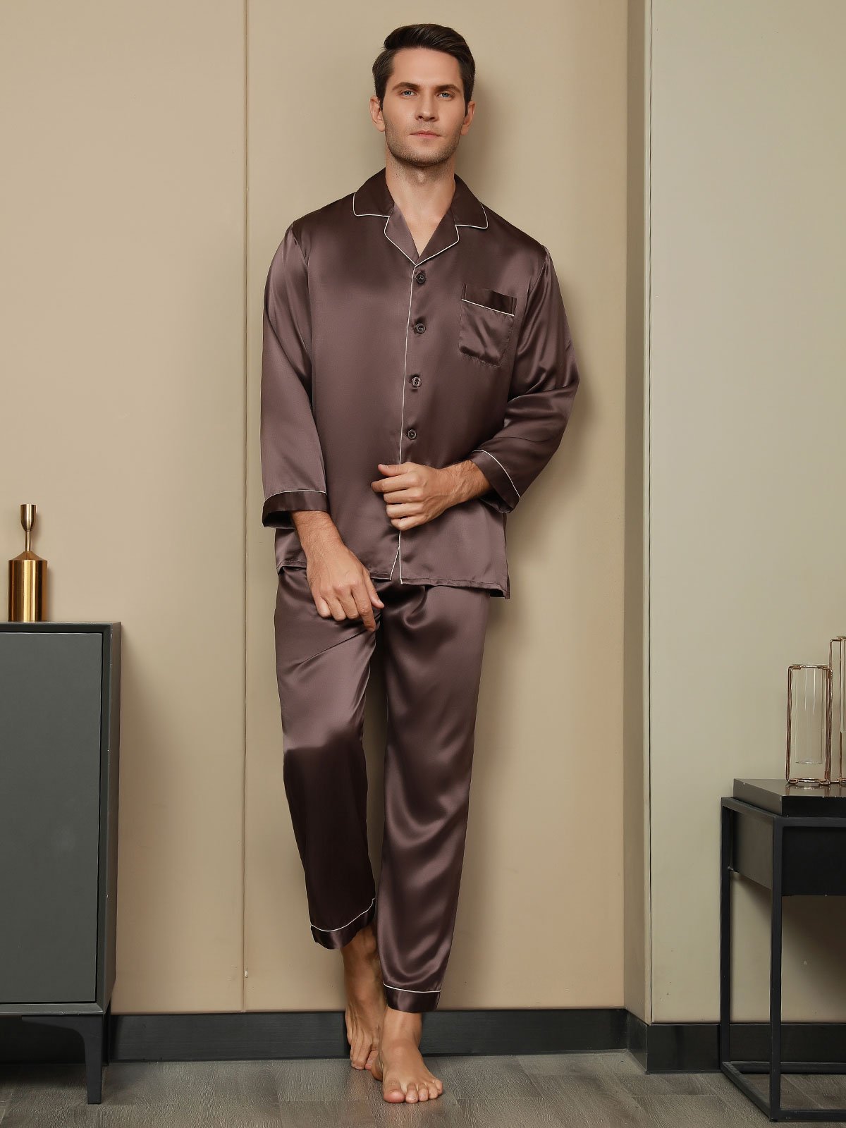 SilkSilky NL Pure Silk Lange Mouw Revers Heren Pyjama Set Koffie 002