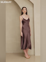 SilkSilky-NL Spaghetti Strap V Neck Jurk video 001